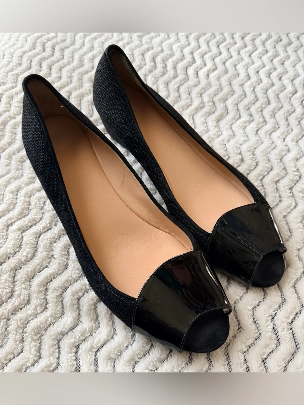 Aquatalia Black Canvas Low Wedges Patent Leather Peep Toe Slip On Shoes Sz 10